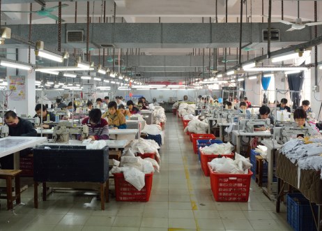 睿牛制衣廠，羽絨服代工廠